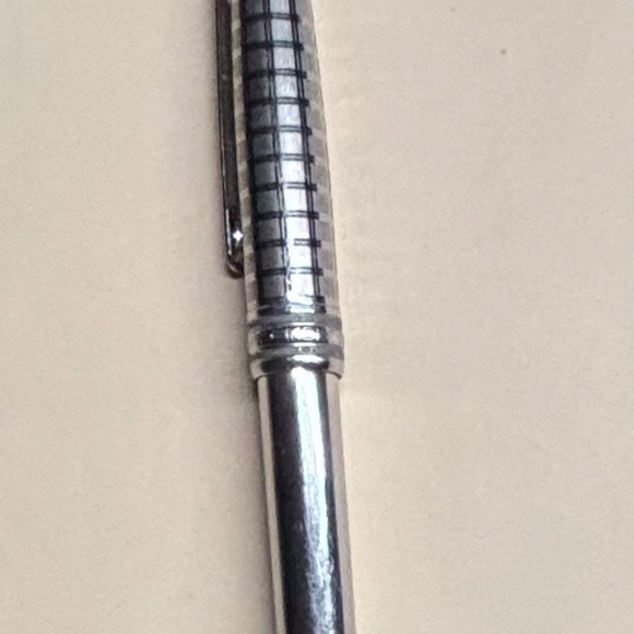 Monte Blanc Stainless Steel Fountain Pen - Picture 4 of 5